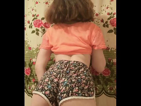 ❤️ Sexy mladá kočka svléká šortky před kamerou. ❤ Sex video u nás cs.sexeey.ru