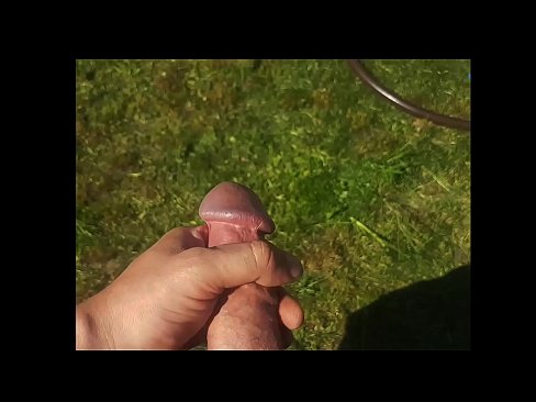 ❤️ Žhavá kočička si nechá ošukat růžovou kundičku a udělá se squirtem v letní zahradě. ❤ Sex video u nás cs.sexeey.ru