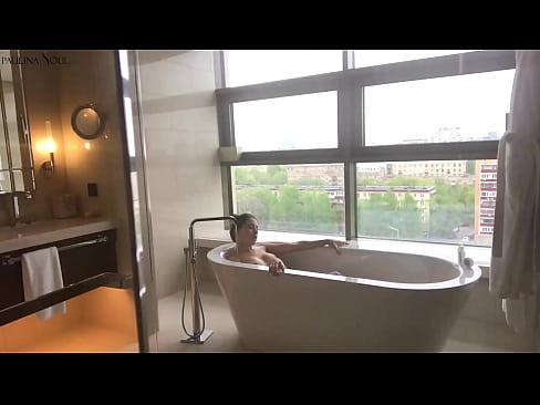 ❤️ Obrovská kočka vášnivě si honí kundu v koupelně ❤ Sex video u nás cs.sexeey.ru